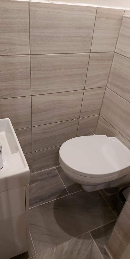 Апартаменти Corner Apartman 2 Шіофок Екстер'єр фото