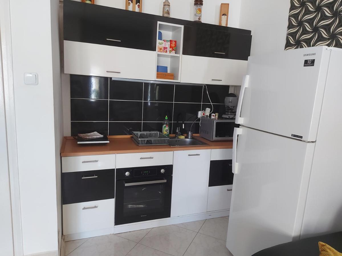 Апартаменти Corner Apartman 2 Шіофок Екстер'єр фото